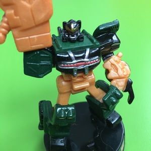 AUTOBOT Attacktix battle action figure piece 2005 HASBRO 30 overhaul sacrifice